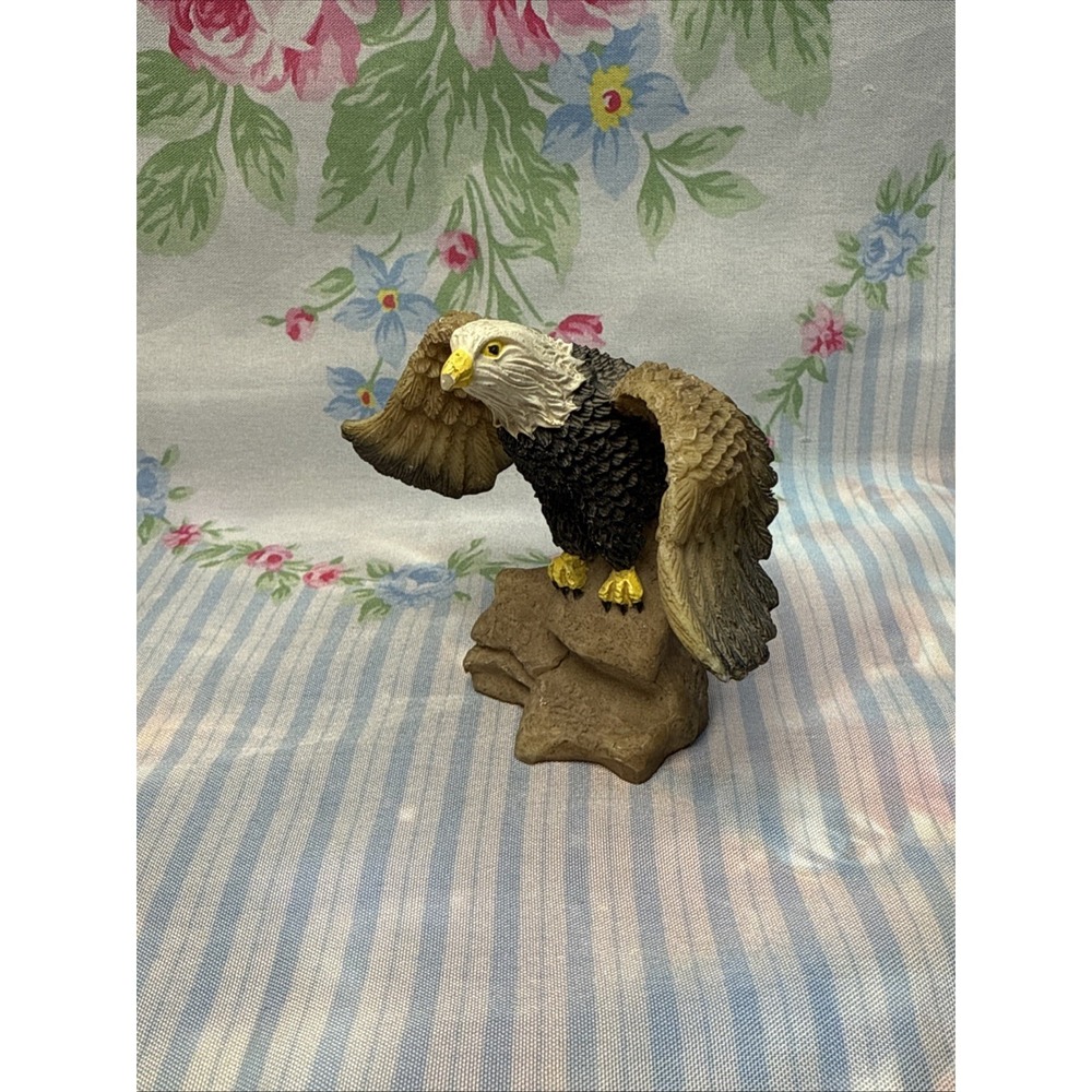 Poly Resin Land Eagle‎ Figurine Ceramic World Inc. Brooklyn NY Bald Eagle 3"